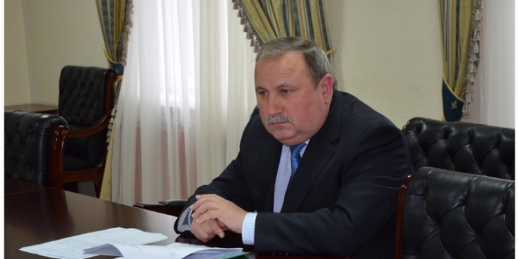 Николай Романчук пообещал жителям Половинок, что скоро свет в их домах не будут выключать дольше, чем на 2 часа