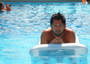 После назначения Кабмина народным депутатом становится Давид Макарьян