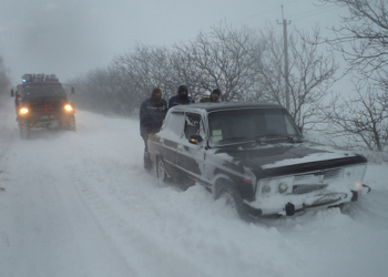 На трассе «Ульяновка-Николаев» застряло 800 автомобилей, есть заторы на других дорогах – сводка ГСЧС на 21.00