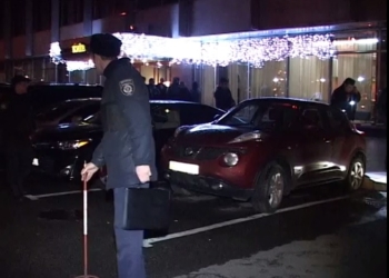 Вчера в Киеве почти в полночь неизвестный бросил гранату в группу народных депутатов