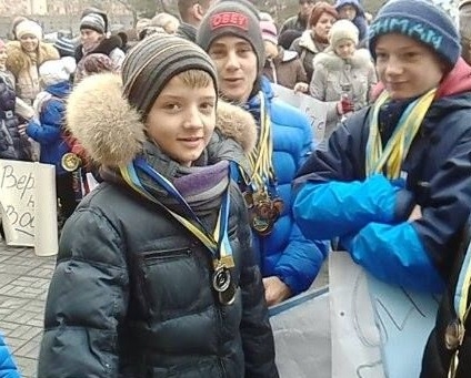 Николаевцы пришли под ОГА с требованием приструнить Антощенко и дать свет в «Водолей»