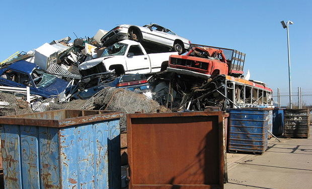 В Николаеве студент-двоечник остался без денег и решил сдать чужую машину на металлолом