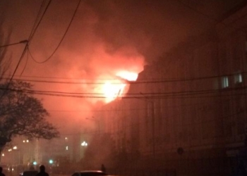 В Махачкале горит здание управления ФСБ