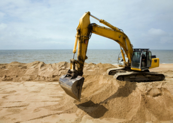 На Николаевщине прокуратура требует вернуть земли, на которых нелегально добывают песок