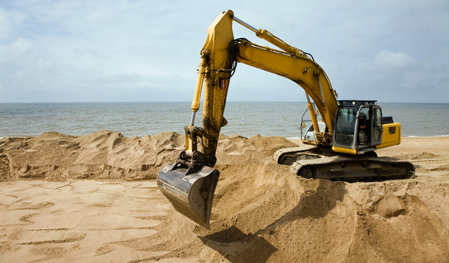 На Николаевщине прокуратура требует вернуть земли, на которых нелегально добывают песок