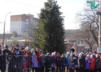 Топчий пожелал николаевцам в новом году мудрого козла, а Гранатуров на открытие елки так и не приехал