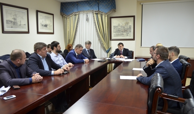 «Воины света»: Мериков послал народных депутатов – оббивать пороги