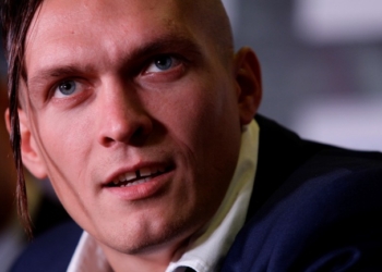 Усик нокаутировал Вентера