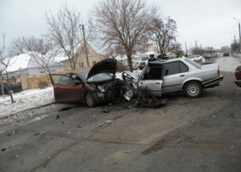 В Николаеве на пр.Октябрьском столкнулись три машины