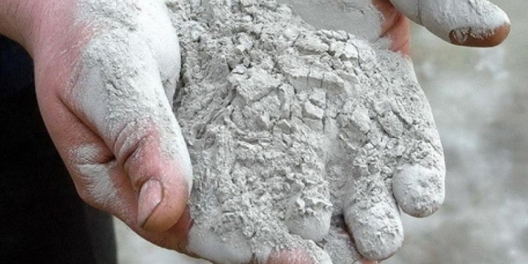 В Николаеве фальсифицированный цемент расфасовывали в упаковку с логотипом известной торговой марки