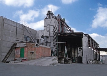 Новый и уволенный директора Николаевского припортового элеватора оспаривают права друг друга. Пока только в милиции