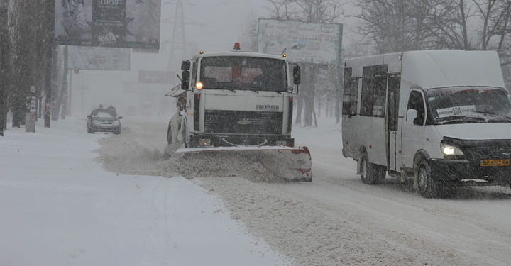 Только по нужде. Юрий Гранатуров просит без надобности на улицу не выходить