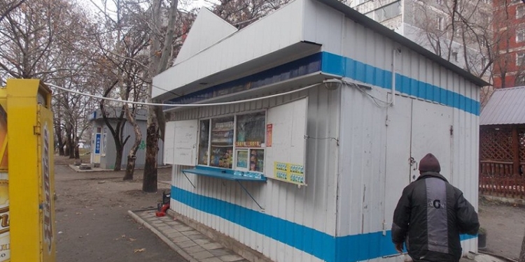 Уходя-уходи: В Николаеве снова закрыли точку по продаже самогона на Нагорной