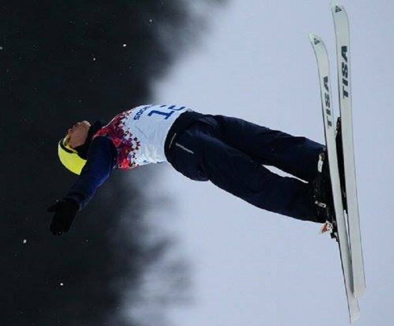 Николаевец Александр Абраменко стал победителем этапа Кубка мира по лыжной акробатике в Минске 1