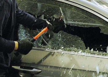 Ночью в Варваровке разгромили шесть автомобилей