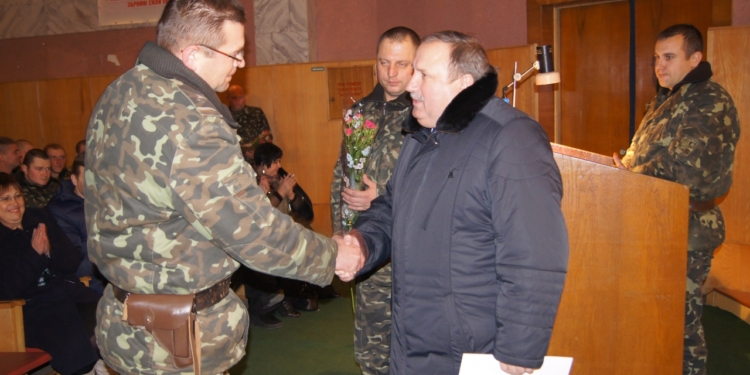 Николай Романчук поздравил воинов с Днем армии