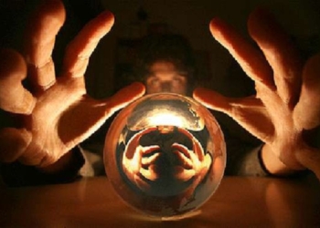 Бьют по больному: чтобы избавить маму от недуга, 18-летняя жительница Первомайска отдала псевдоцелительнице все деньги и украшения