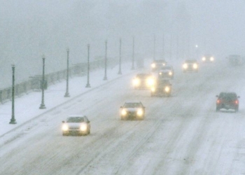 Сильные снегопады и ветер придут в Украину в начале недели, предупреждают синоптики