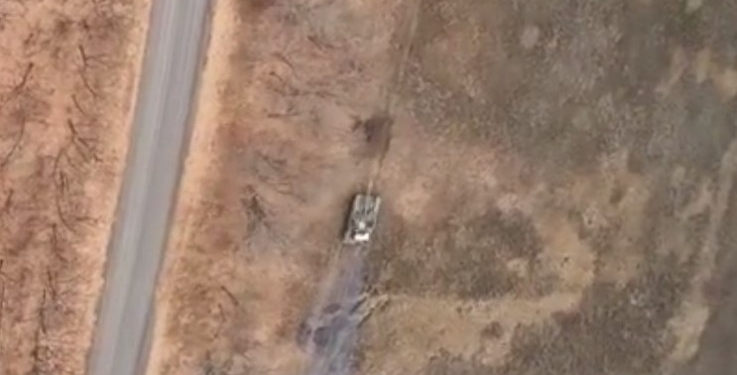 Видео удачной охоты украинского беспилотника на танки террористов