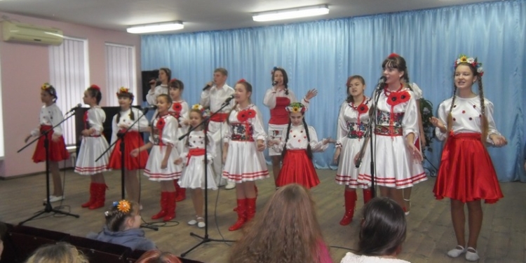 Рекордная «Червона калина-2014» расцвела в День Вооруженных сил Украины