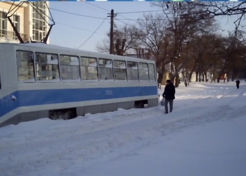 К 11:00 на маршруты города предположительно выйдет 30% маршрутных автобусов. Трамваи и троллейбусы сегодня на приколе