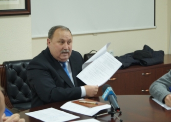 «Ну, за справедливость»! Н. Романчук спрашивает, почему в Корабельном не отключают рынок, ресторан и прочих «блатных»