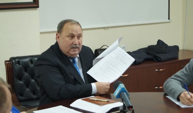 «Ну, за справедливость»! Н. Романчук спрашивает, почему в Корабельном не отключают рынок, ресторан и прочих «блатных»