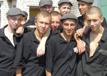 В Николаеве пятеро подростков ограбили гараж