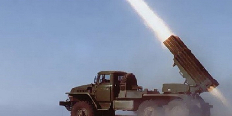 Стрельба из “Града” по украинским военным из жилых кварталов Донецка (видеофакт).