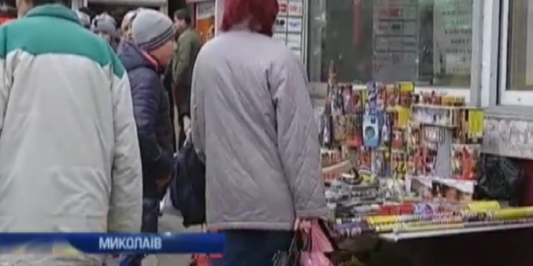 В Николаеве возле Центрального рынка изъяли более 12 тысяч петард и салютов