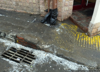 Сегодня в Николаеве 740 дворников чистят ливнестоки. Все возчики мусора вышли на работу