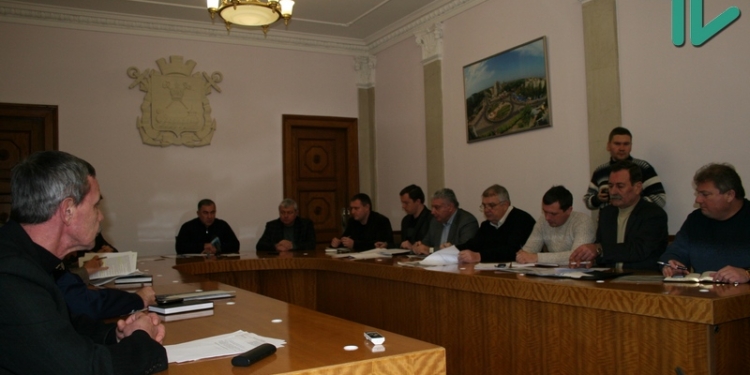 Оперативный штаб по ликвидации последствий непогоды: Николаев спасет только гусеничная техника, а ее практически нет