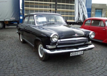 В Туркменистан запретили ввозить автомобили черного цвета