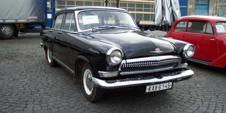 В Туркменистан запретили ввозить автомобили черного цвета