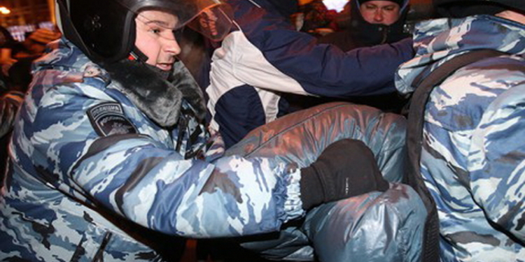 В центре Москвы давят акцию протеста против режима Путина