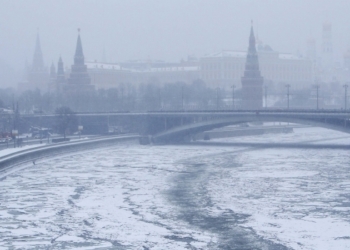 “Непросто и долго”: Россия ужесточает правила выдачи виз