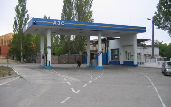 В Украине снижаются оптовые цены на бензин