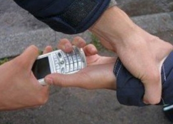 Внимание! В Николаеве действует мошенник, который выманивает у детей мобильные телефоны