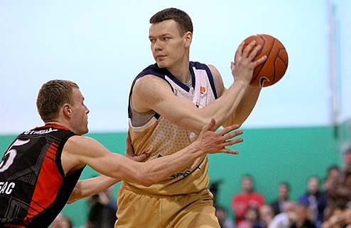 Форвард МБК «Николаев» Владимир Егоров теперь играет за «ДнепрАзот»