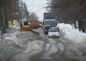 Бок о бок. Контролировать уборку улиц Юрию Гранатурову помогает ГАИ