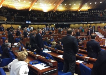 ПАСЕ лишила Россию права голоса, делегация РФ покинула заседание