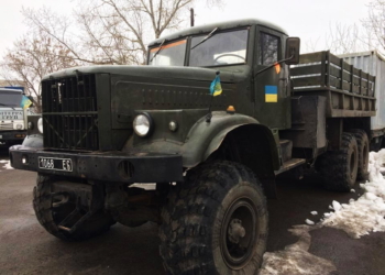 Николаевские волонтеры передали военным восстановленный «КрАЗ»