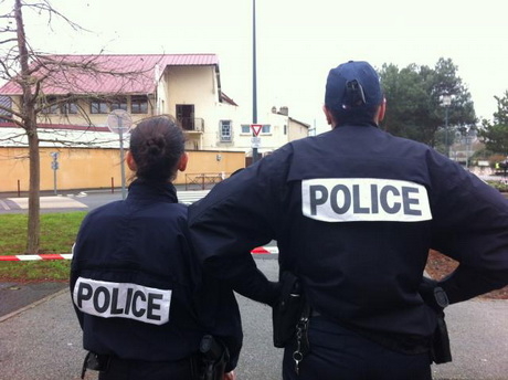 Во Франции взорвали ресторан рядом с мечетью, а потом забросали гранатами мечеть