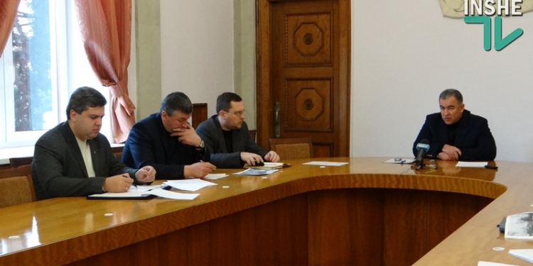 Мэр Николаева остался недоволен посыпкой улиц города песчаными смесями