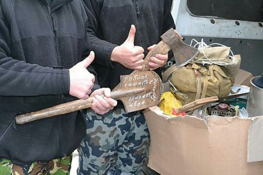 "Рубила фашистов, поможет и вам!" - ветеран из Николаева отдал на фронт свою саперную лопатку 1