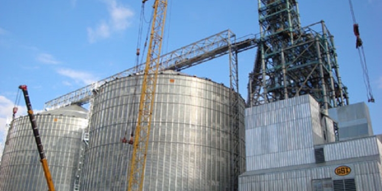 Помощь всякая нужна, помощь всякая важна: «Бандурский элеватор» снабдил блокпосты Николаевщины маслом