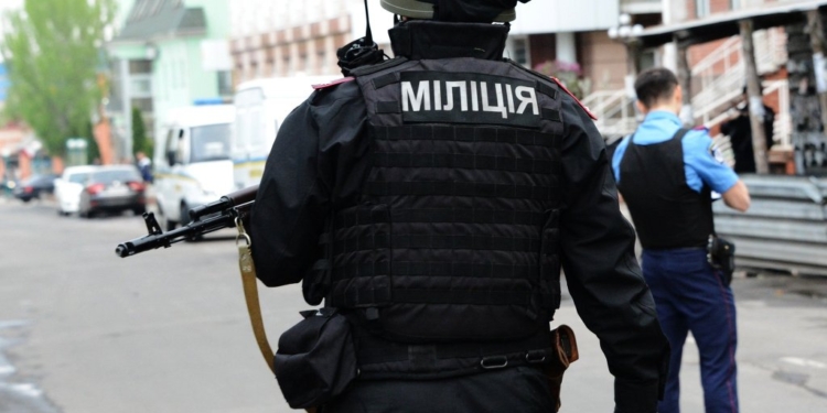 В учебных заведениях Украины вводят режим усиленной безопасности