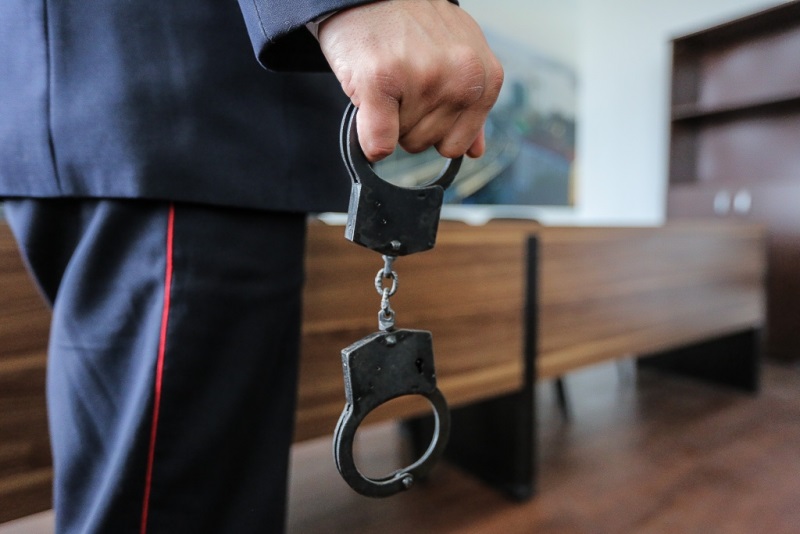 В Николаеве задержали двух мужчин, которые промышляли кражами из офисов 1