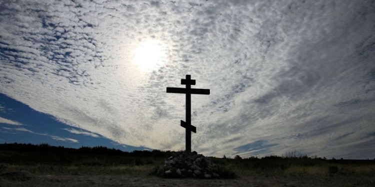 Кому помешали? Вандалы повалили поклонные кресты у сел Мигия и Семеновка