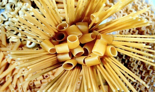 Предприниматель из Первомайска сам отдал мошеннику макароны – на 185 тыс.грн.